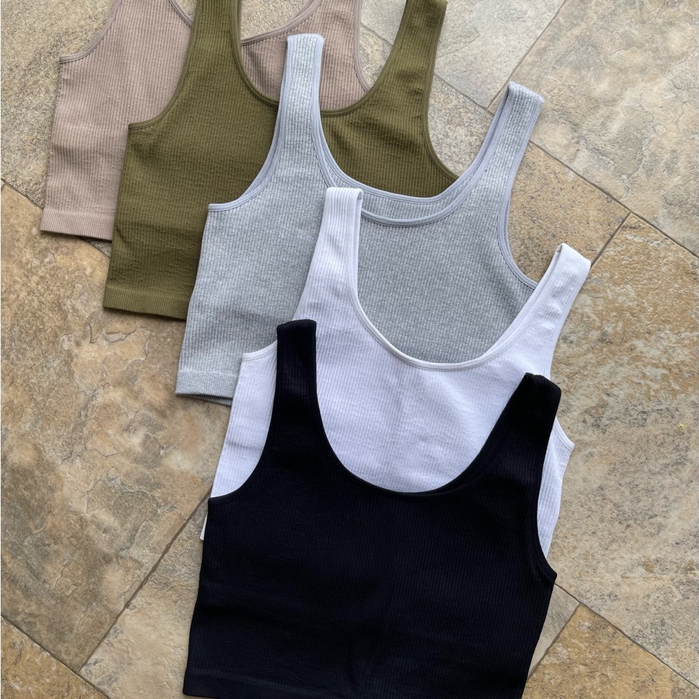 Neutral color ribbed crop tops